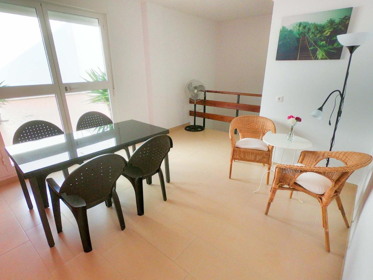Noria Is A Comfortable Apartment With Patio And Large Terrace In Conil Conil De La Frontera Exterior foto